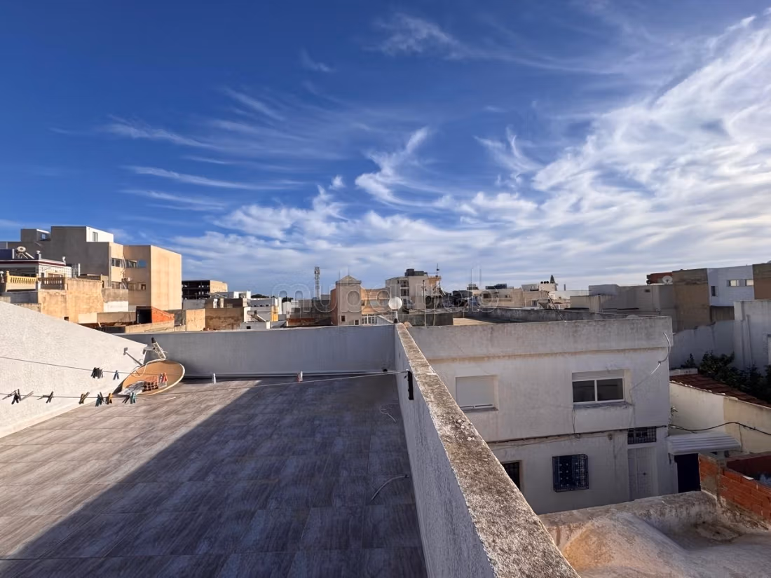 Edificio con due appartamenti S3 in vendita a Kélibia