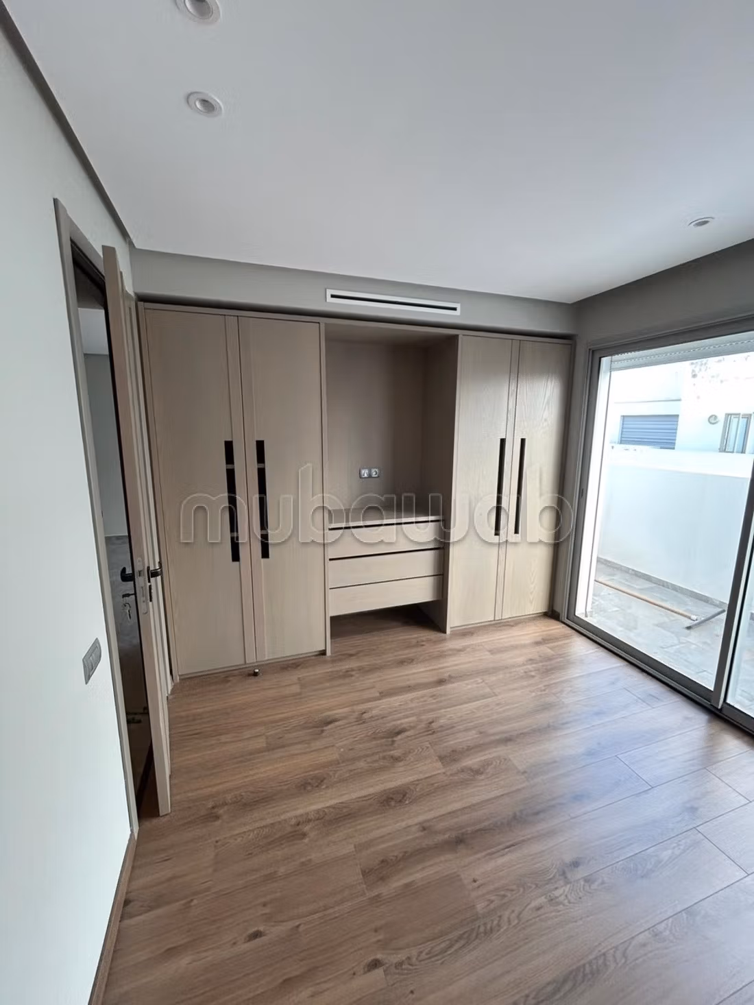 Chic nieuw gemeubileerd Bretons studio