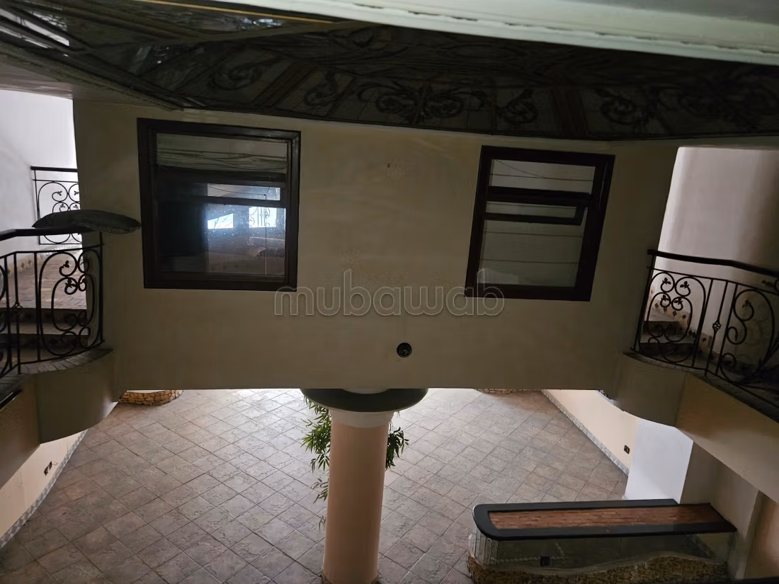 Retail space for sale in Gauthier. Area 280 m². Air conditioning system