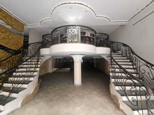 Retail space for sale in Gauthier. Area 280 m². Air conditioning system