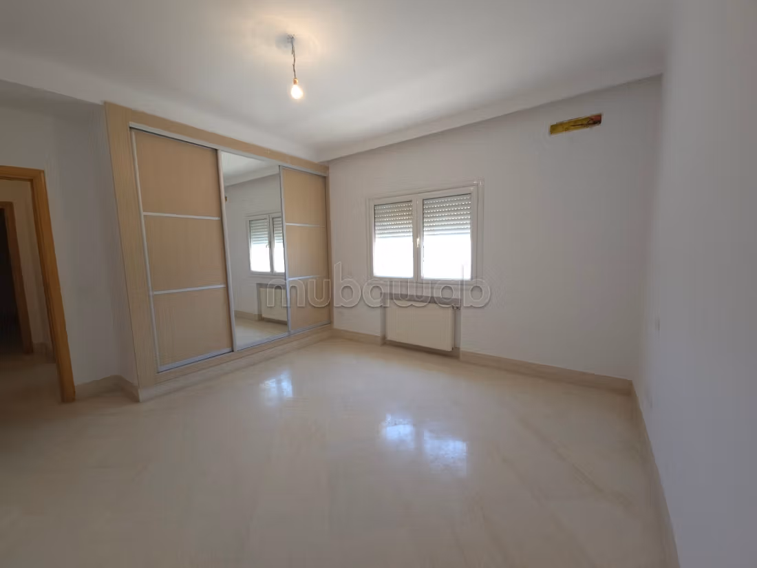 À vendre – Superbe villa S6 avec piscine à Chotrana 2, La Soukra