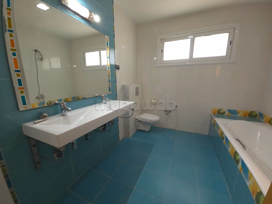À vendre – Superbe villa S6 avec piscine à Chotrana 2, La Soukra