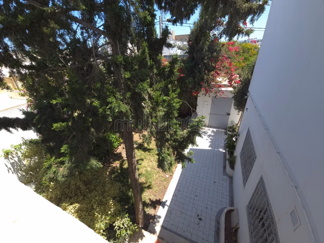 À vendre – Superbe villa S6 avec piscine à Chotrana 2, La Soukra