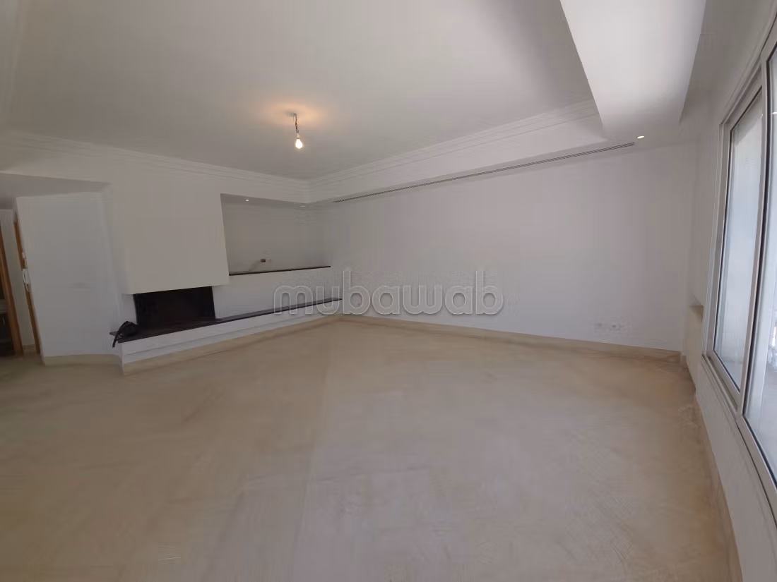 À vendre – Superbe villa S6 avec piscine à Chotrana 2, La Soukra
