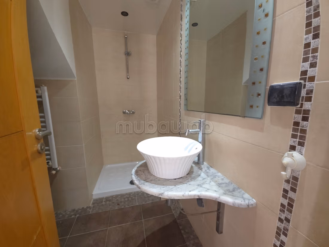 À vendre – Superbe villa S6 avec piscine à Chotrana 2, La Soukra
