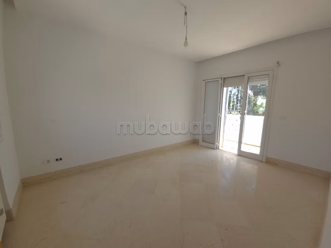À vendre – Superbe villa S6 avec piscine à Chotrana 2, La Soukra