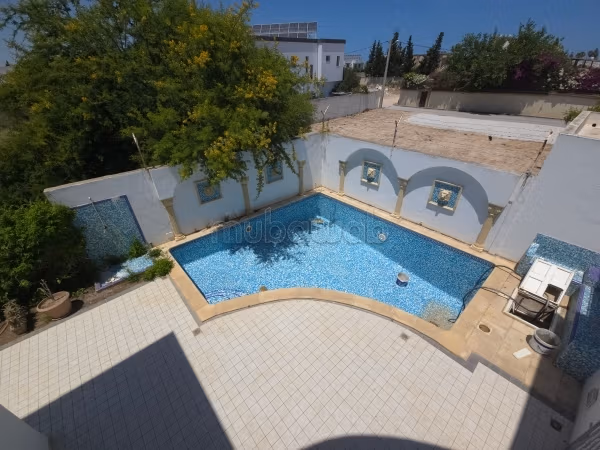For sale – Superb S6 villa with swimming pool in Chotrana 2, La Soukra