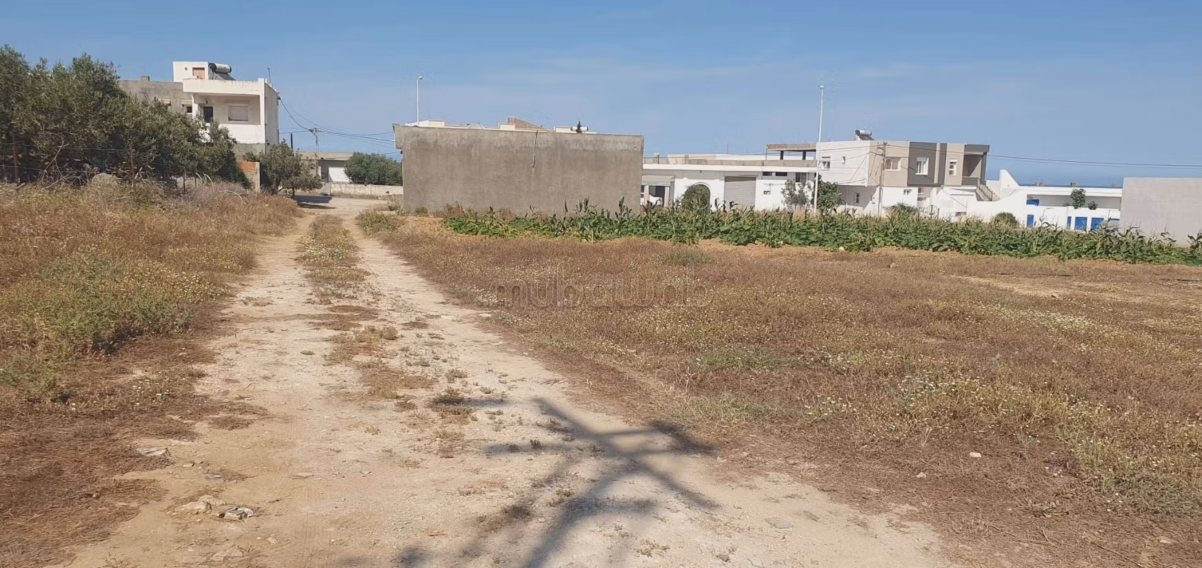 Terreno a Ezzahra in seconda posizione sulla strada