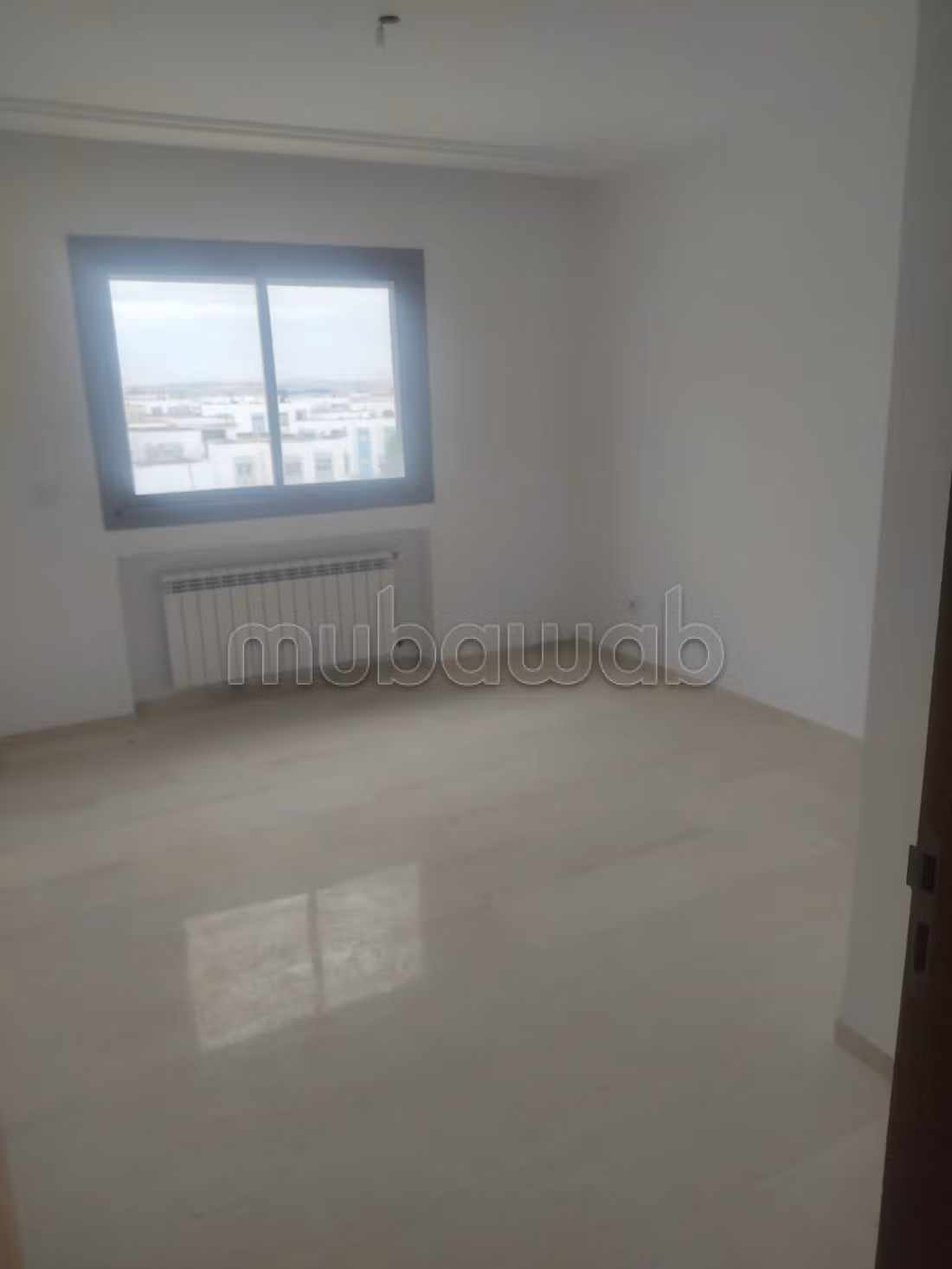 Appartamento in vendita a El Aouina. 2 camere da letto. Riscaldamento centrale e porta blindata