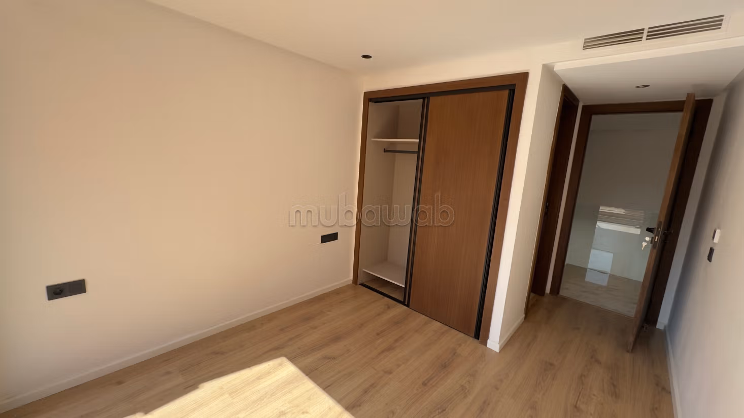 Location duplex apartment Gueliz Victor Hugo vacant collective pool