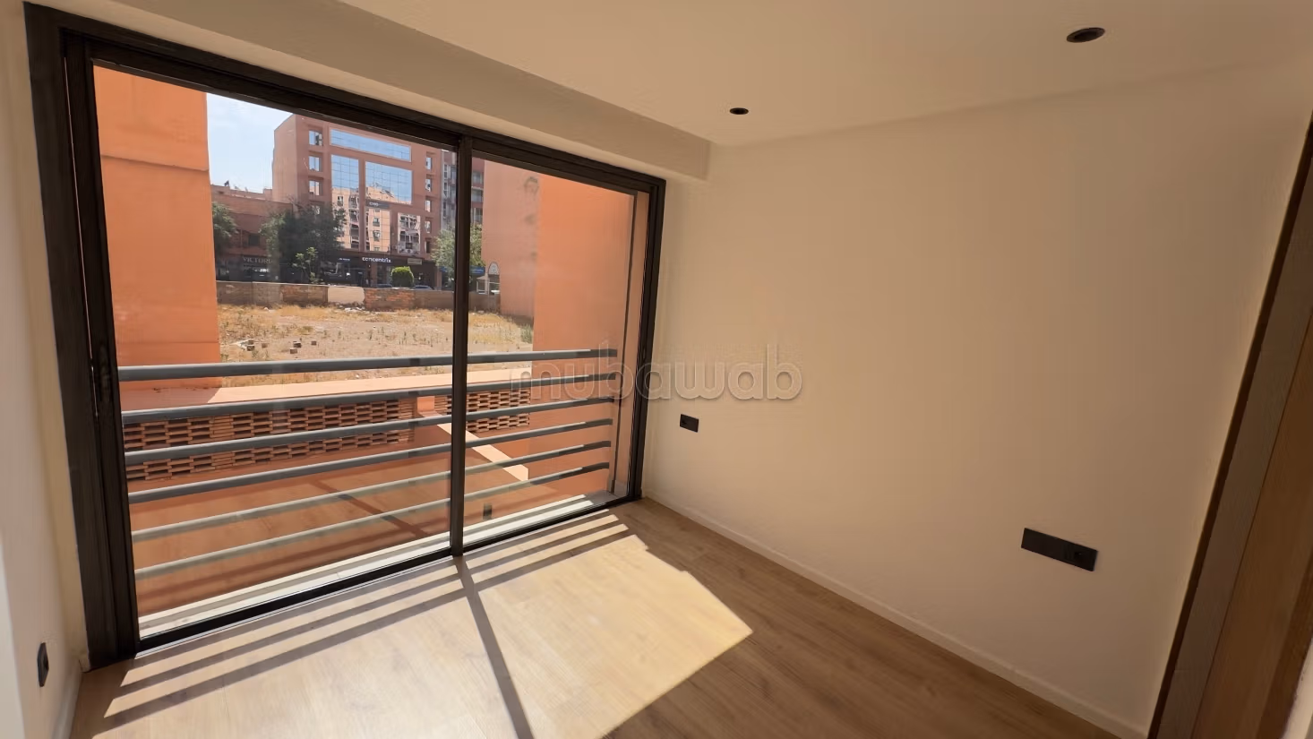 Location duplex apartment Gueliz Victor Hugo vacant collective pool