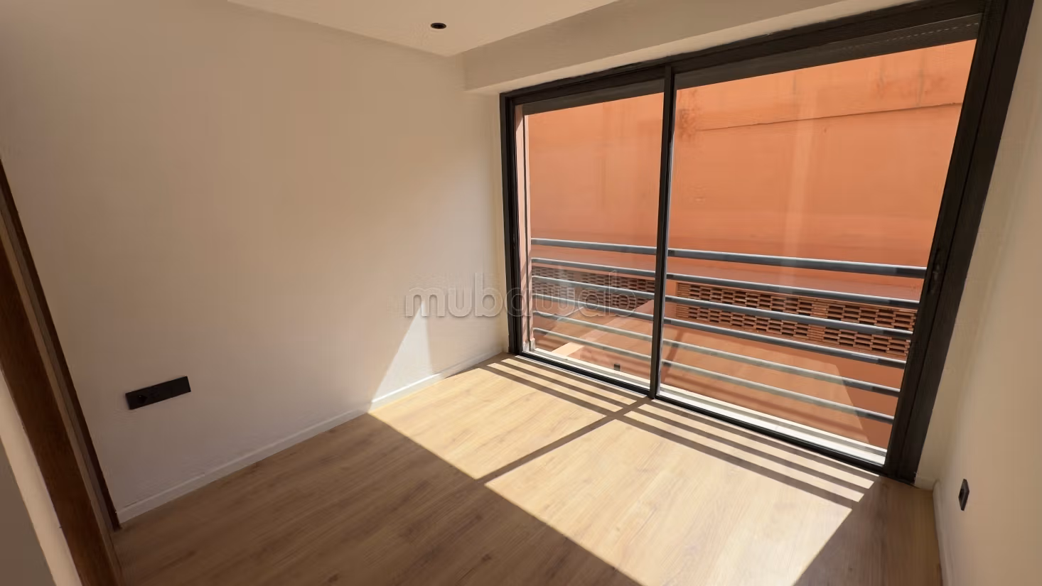 Location duplex apartment Gueliz Victor Hugo vacant collective pool