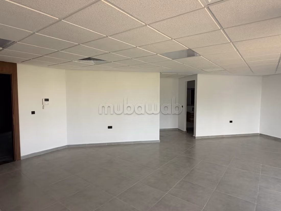 Ufficio in affitto a Sala Al Jadida