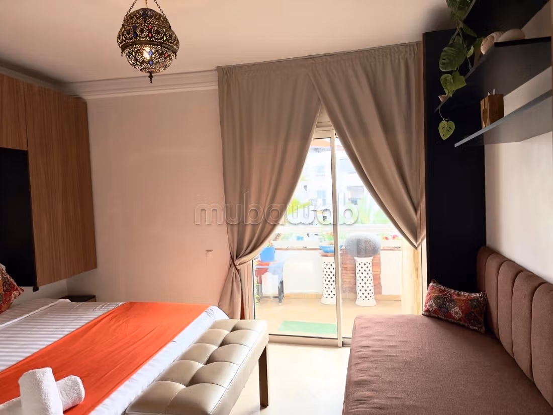 Alquiler de un apartamento en el Sector Turístico. 1 Habitación. Salón tradicional, antena parabólica general