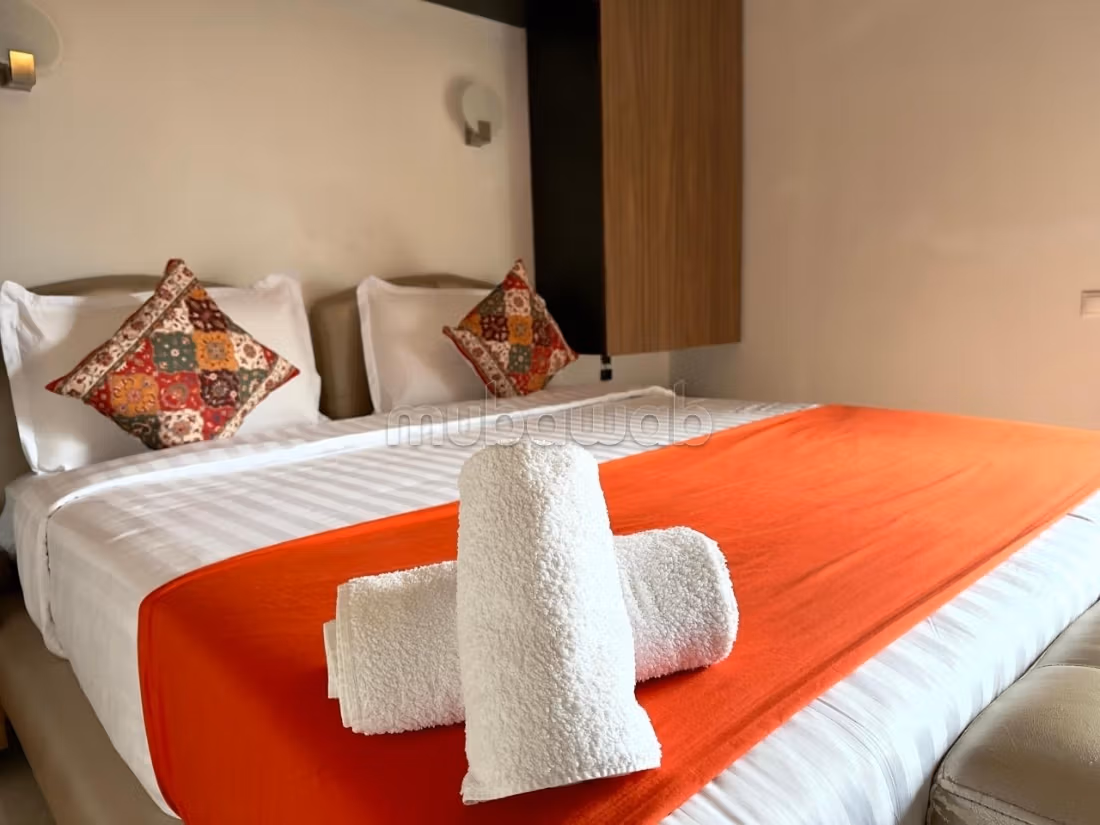 Alquiler de un apartamento en el Sector Turístico. 1 Habitación. Salón tradicional, antena parabólica general
