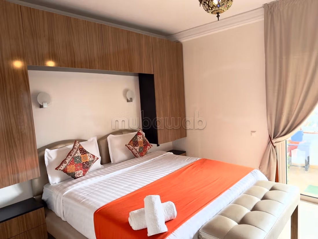 Alquiler de un apartamento en el Sector Turístico. 1 Habitación. Salón tradicional, antena parabólica general