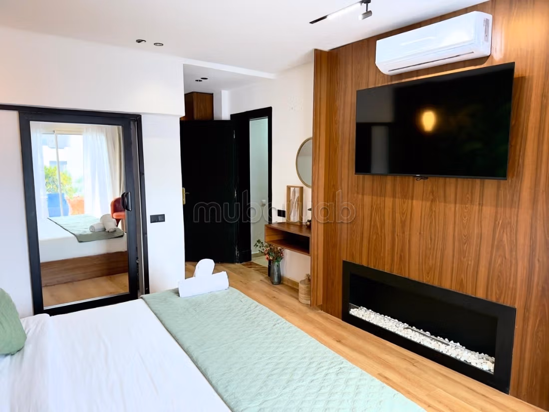 Alquiler de un apartamento en el Sector Turístico. 1 Habitación. Salón tradicional, antena parabólica general