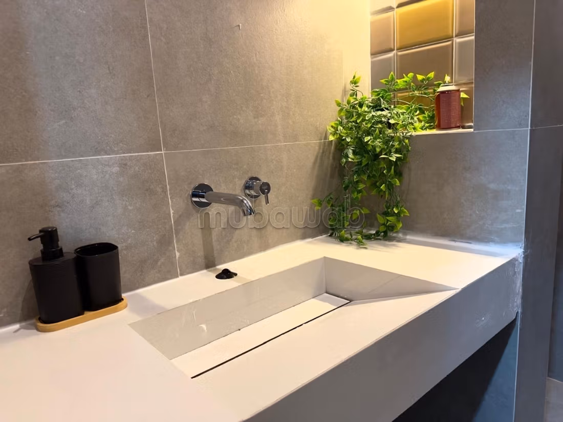 Alquiler de un apartamento en el Sector Turístico. 1 Habitación. Salón tradicional, antena parabólica general
