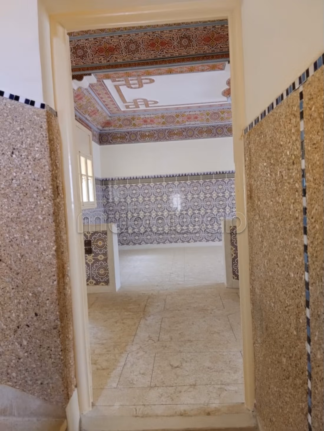 Venta de edificio completo con 3 apartamentos y garaje