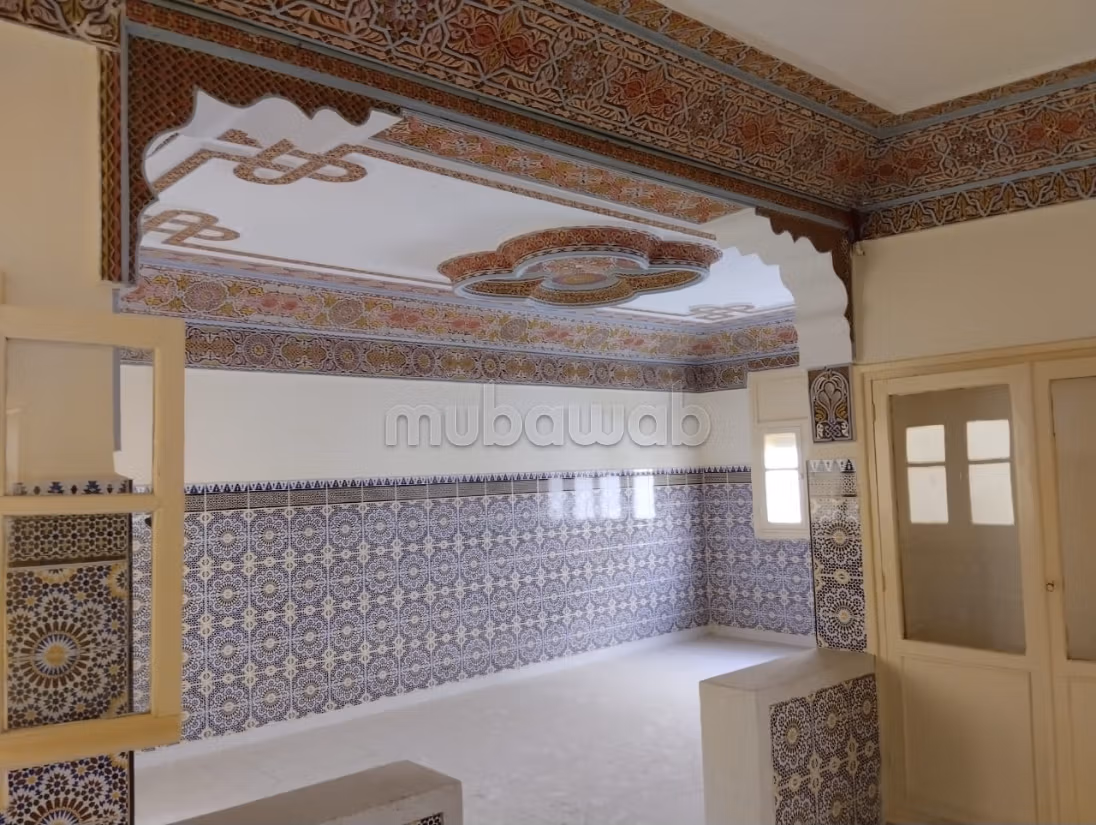 Venta de edificio completo con 3 apartamentos y garaje