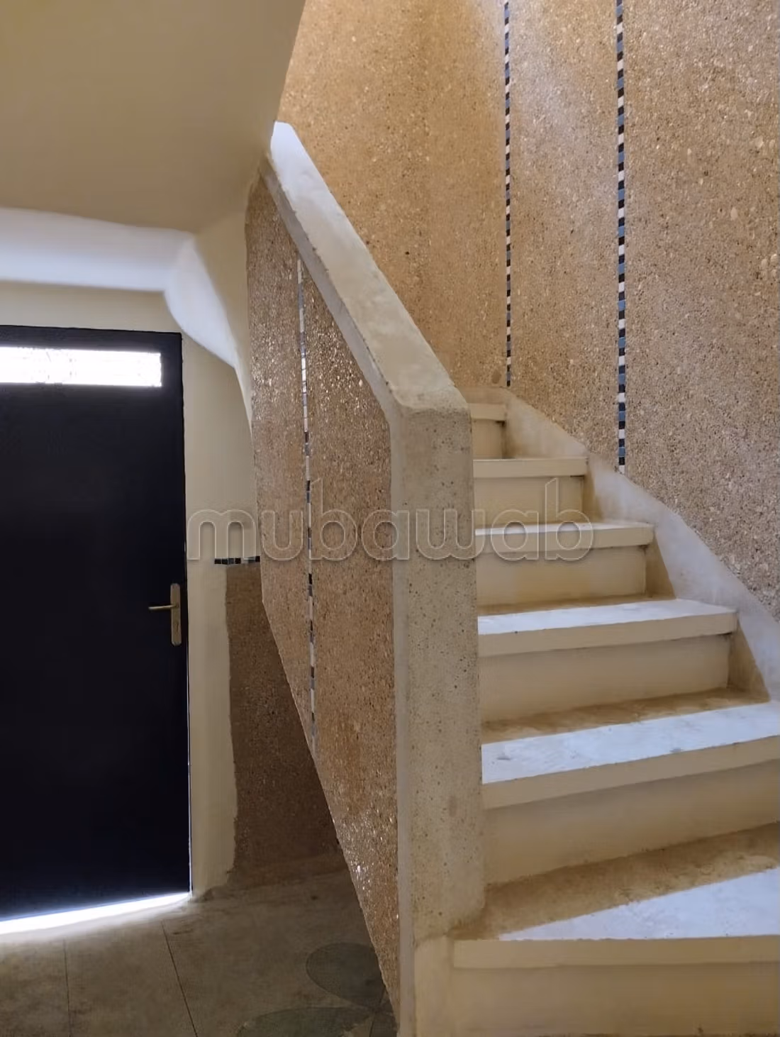 Venta de edificio completo con 3 apartamentos y garaje