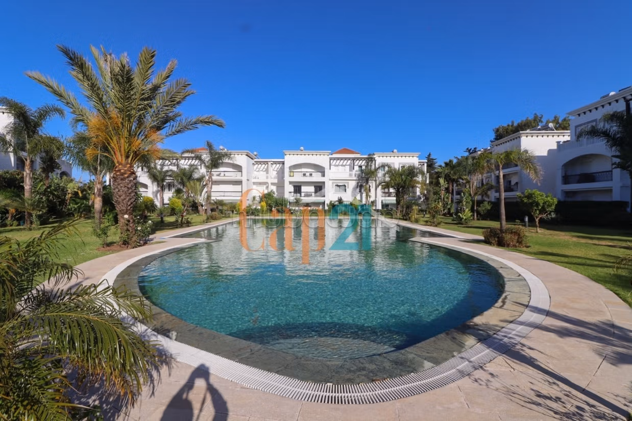 Bonito apartamento en venta cerca del Golf con Piscina