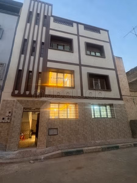Trouvez votre maison à acheter à Hay Karima. 
2 belles chambres