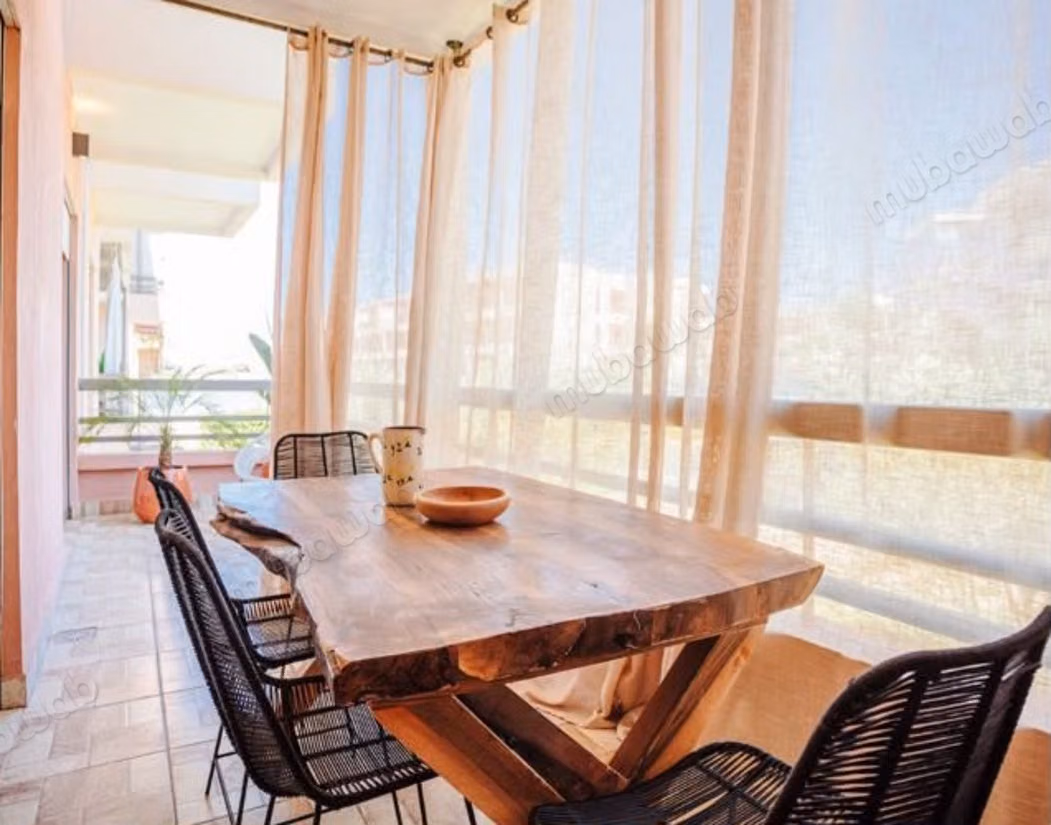 Appartement F2 élégant, meublé à louer 
Bv. M6