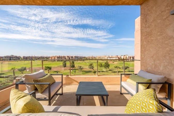 Bonito apartamento F4 amueblado en alquiler con vista al golf