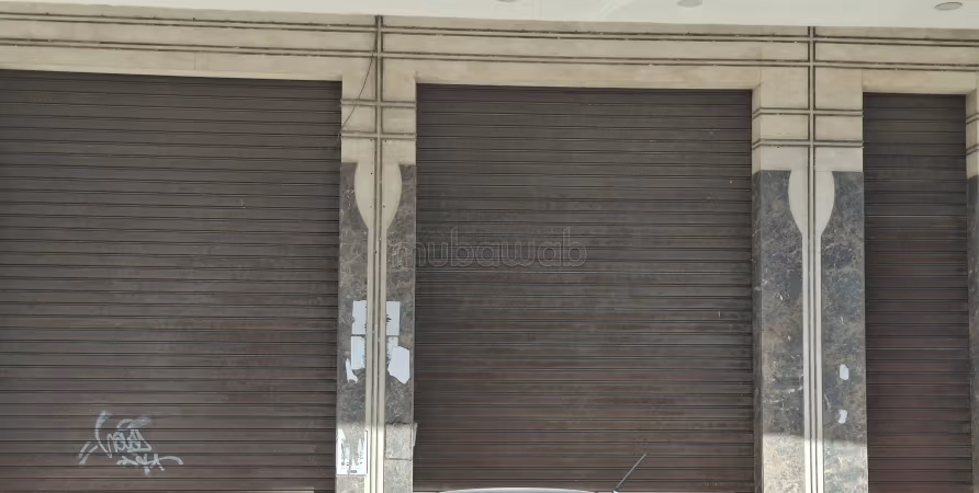 Spazio commerciale di 300 m in affitto a Iberia