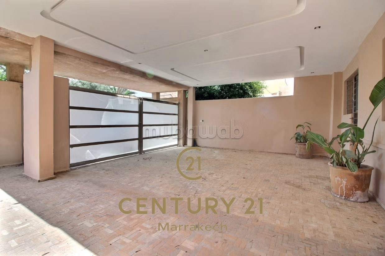 Exclusivity – Exceptional Golf & Lake View