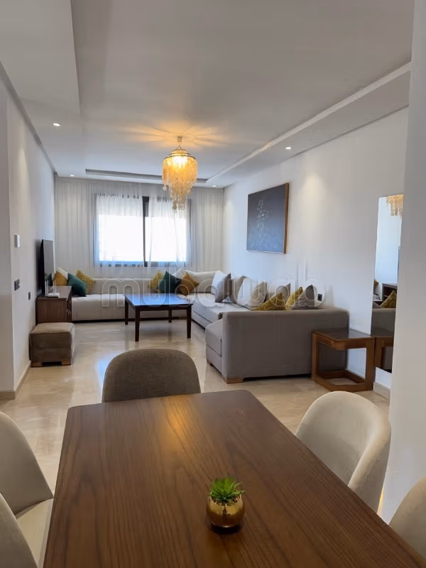 Appartement à louer dans la zone touristique. 2 belles chambres. Meublé