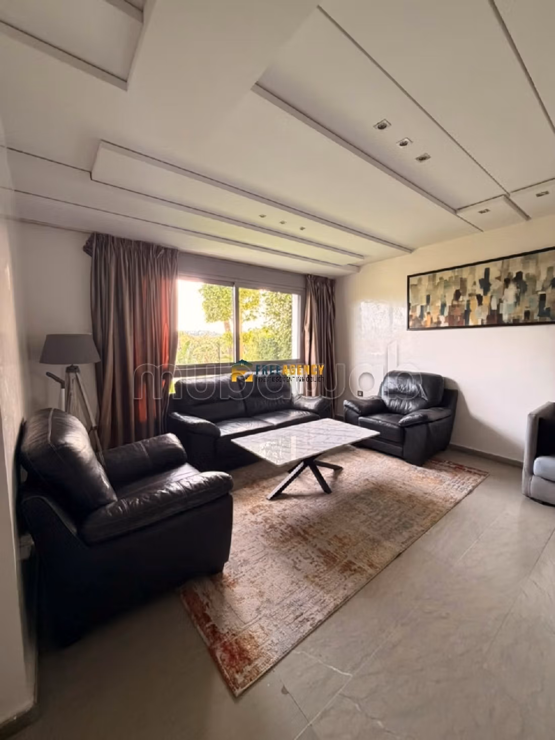 Appartement dans une Résidence sécurisée à Louer — 5