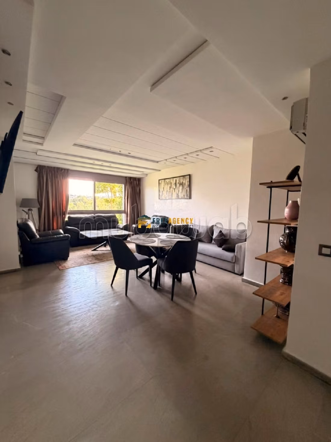 Appartement dans une Résidence sécurisée à Louer — 2