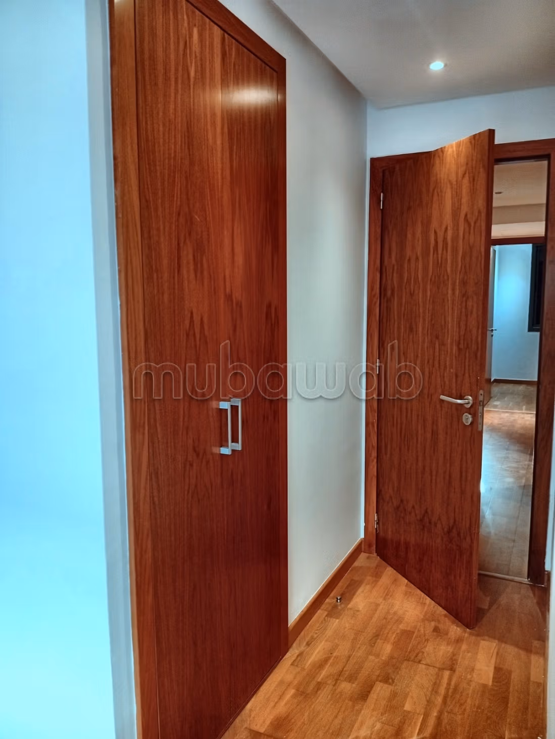 Rent this apartment in Breton Farm Hay Arraha. Surface area 123 m². Secure door and central heating