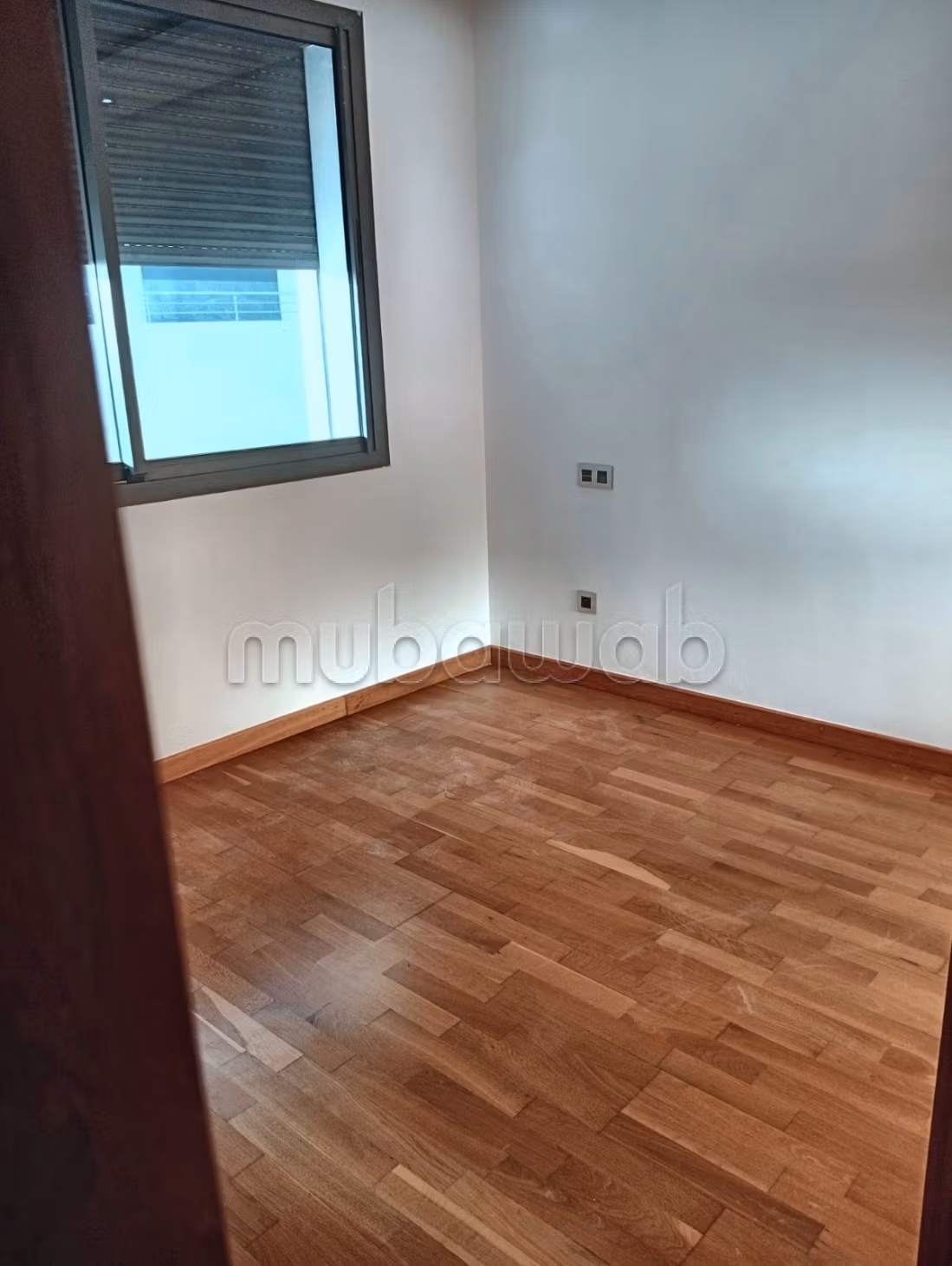 Rent this apartment in Breton Farm Hay Arraha. Surface area 123 m². Secure door and central heating