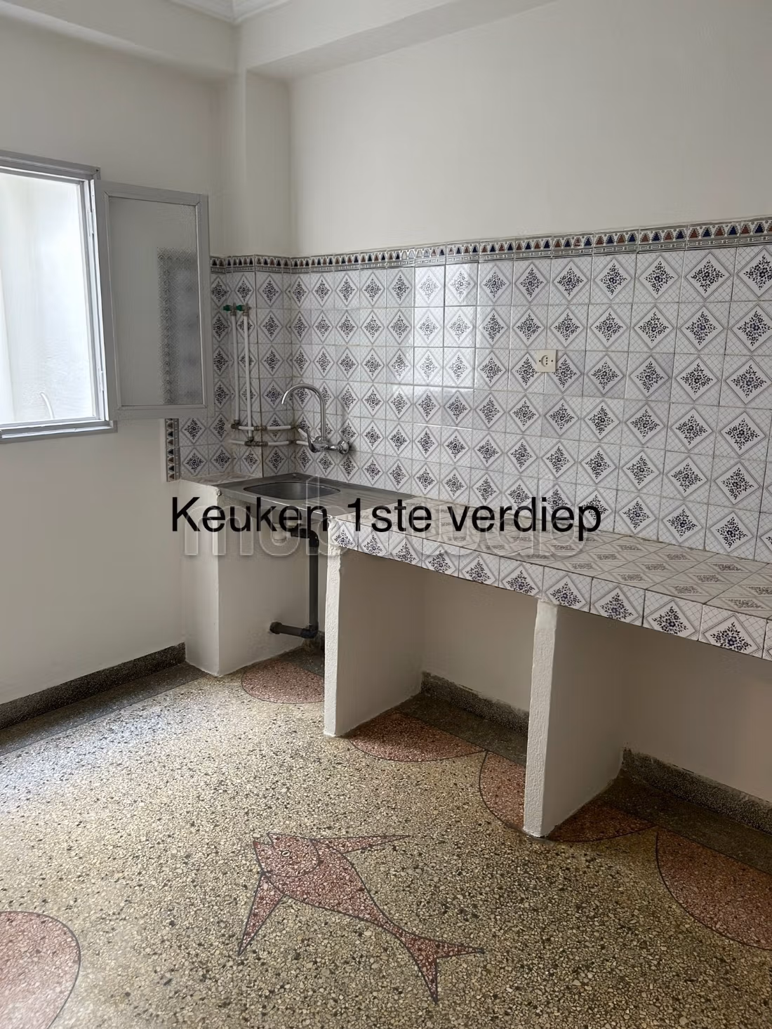 Huizen om te kopen. 7 Kamers. Verstevigde deur en traditionele, Marokkaanse woonkamer