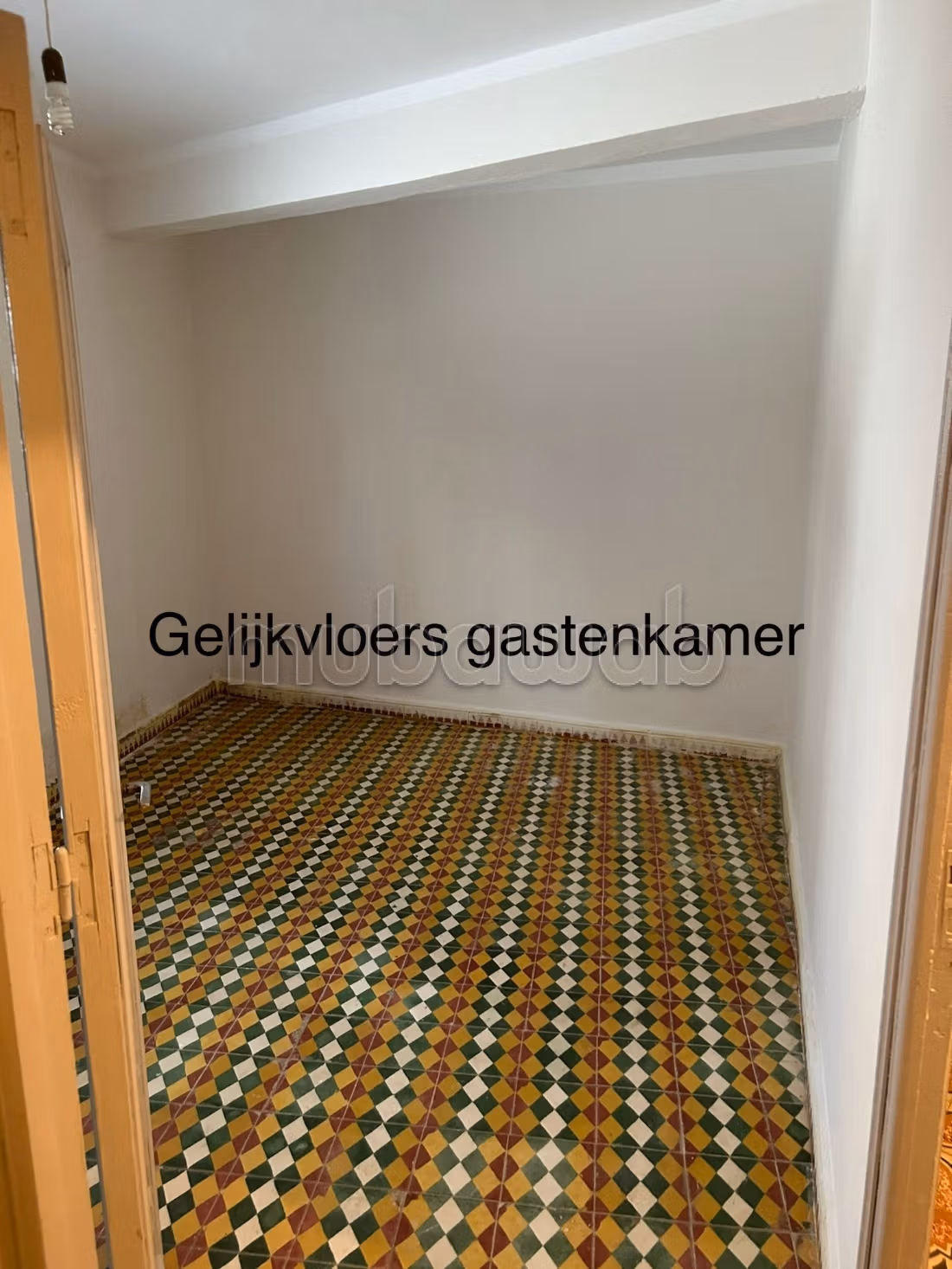 Huizen om te kopen. 7 Kamers. Verstevigde deur en traditionele, Marokkaanse woonkamer