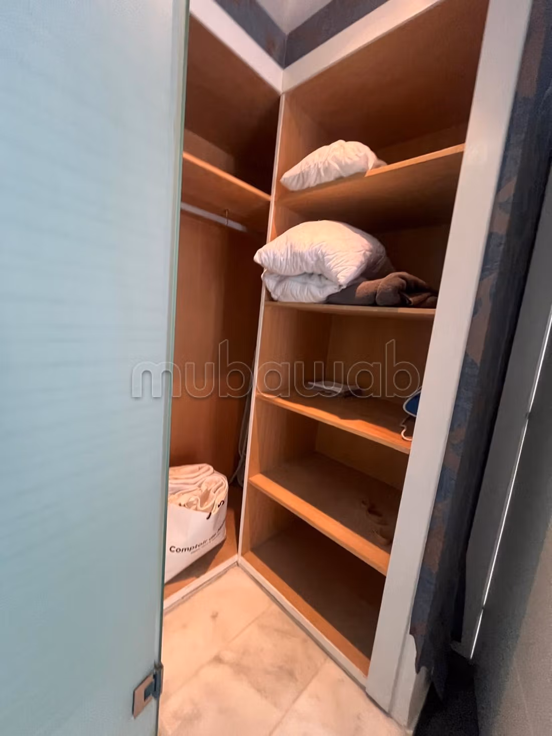 Appartement en location à Triangle d'Or. 1 chambre avec balcon ter. Bien meublé — 4