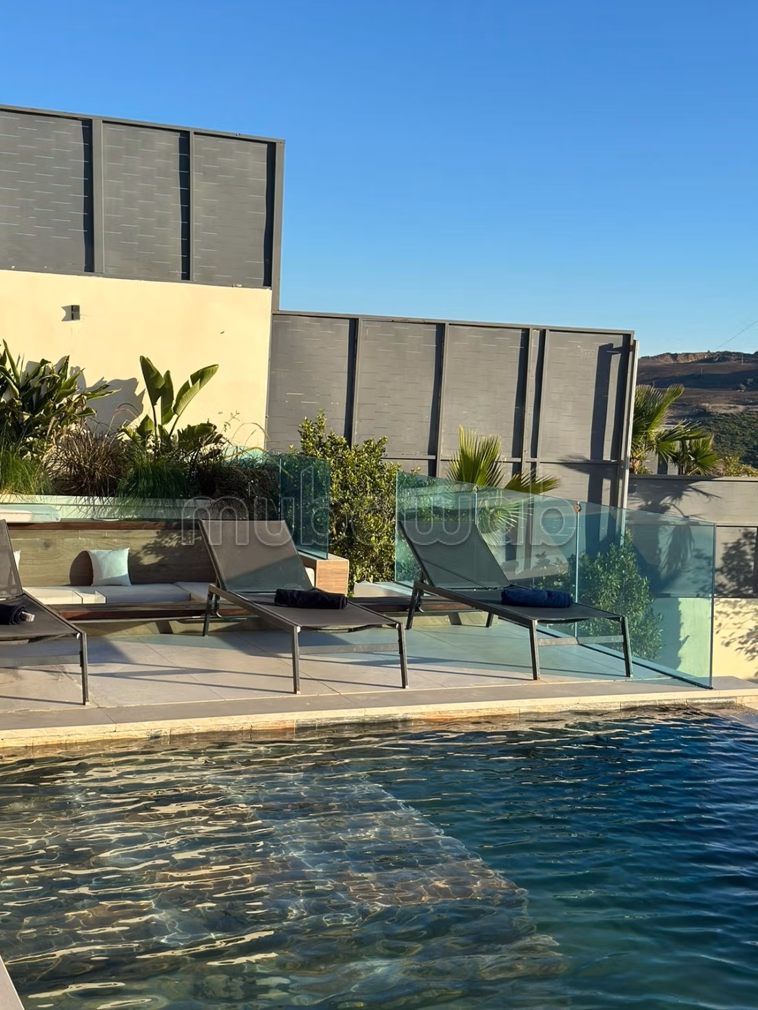 Luxury villas and houses for rent in Manar. Total area 1000 m². Double glazed windows and central heating.