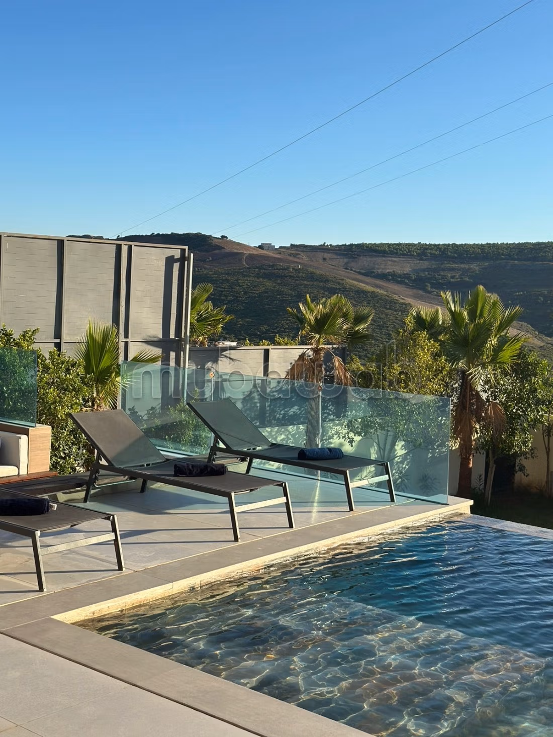 Luxury villas and houses for rent in Manar. Total area 1000 m². Double glazed windows and central heating.
