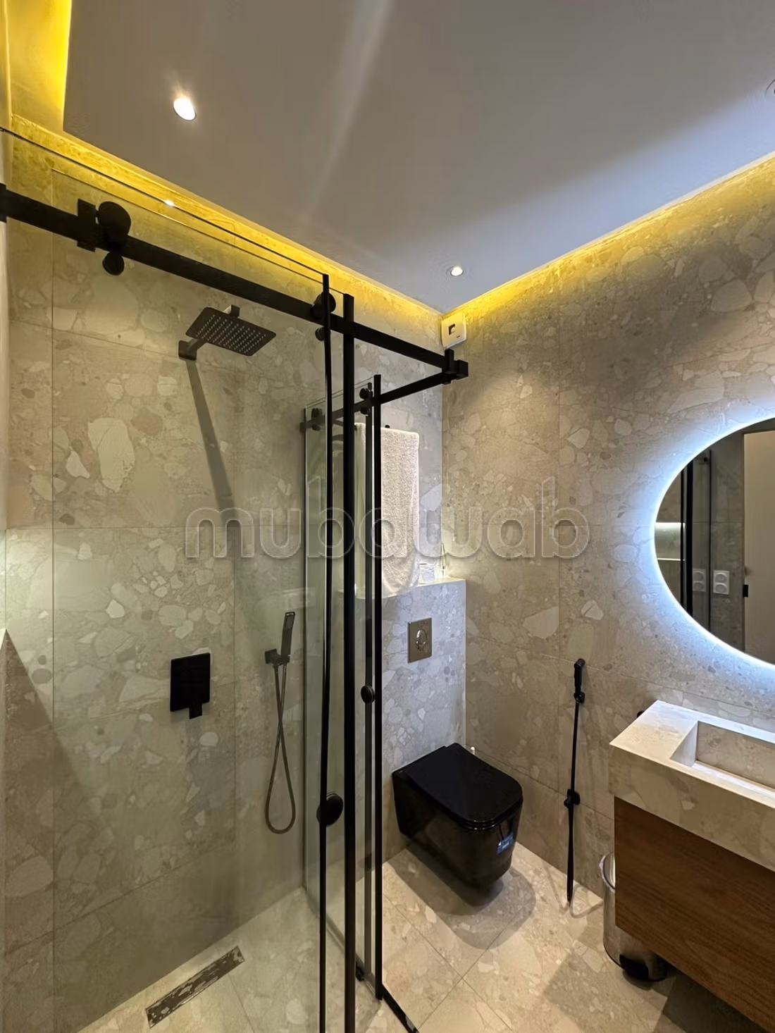 Luxury villas and houses for rent in Manar. Total area 1000 m². Double glazed windows and central heating.