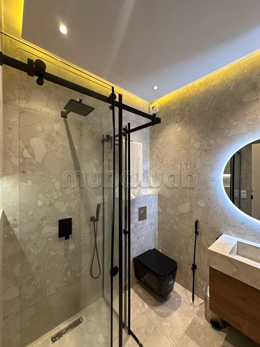 Luxury villas and houses for rent in Manar. Total area 1000 m². Double glazed windows and central heating.