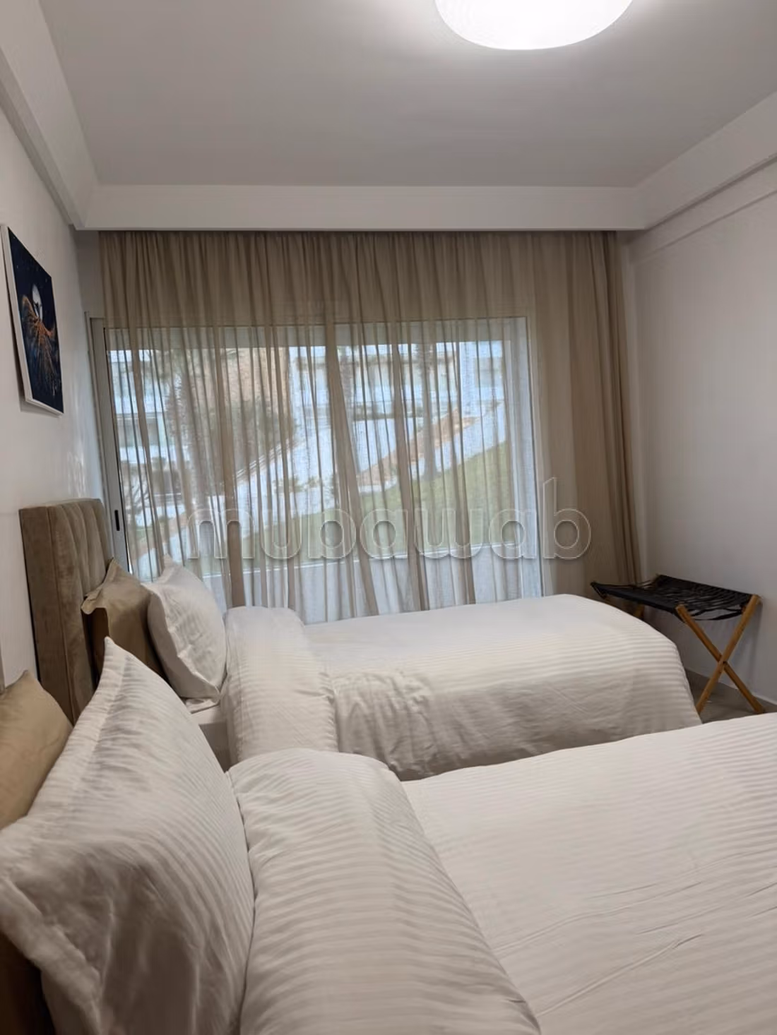 Apartamentos en alquiler en el centro de la ciudad. 2 habitaciones. Vista al mar y puerta segura y resistente