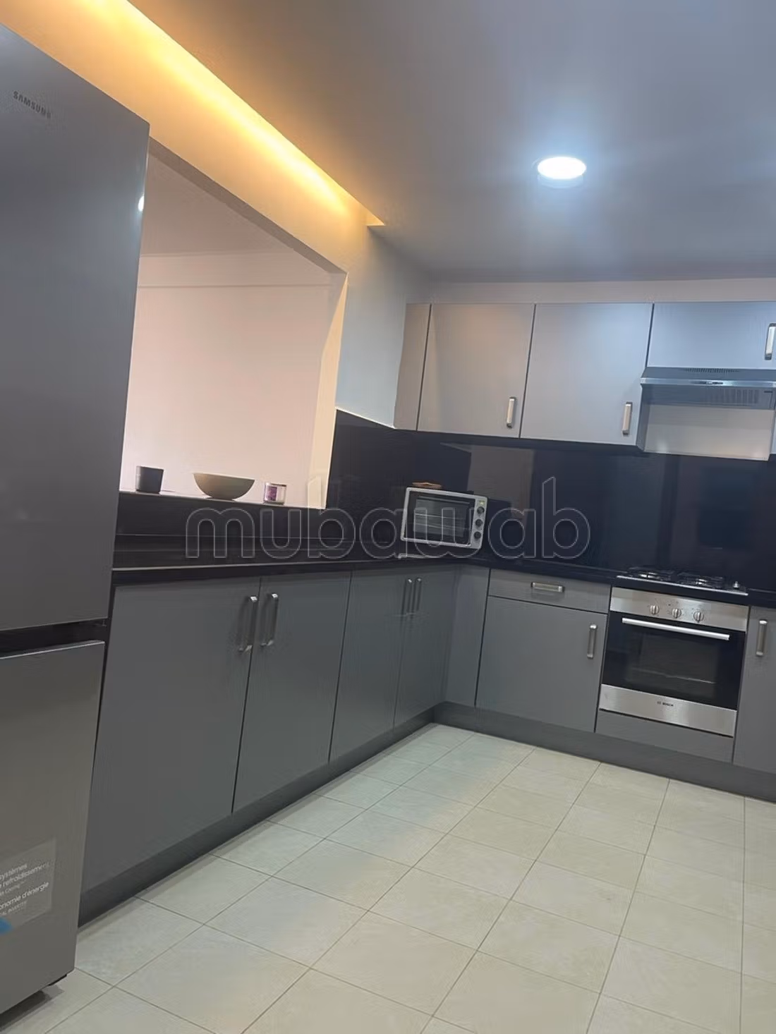 Apartamentos en alquiler en el centro de la ciudad. 2 habitaciones. Vista al mar y puerta segura y resistente