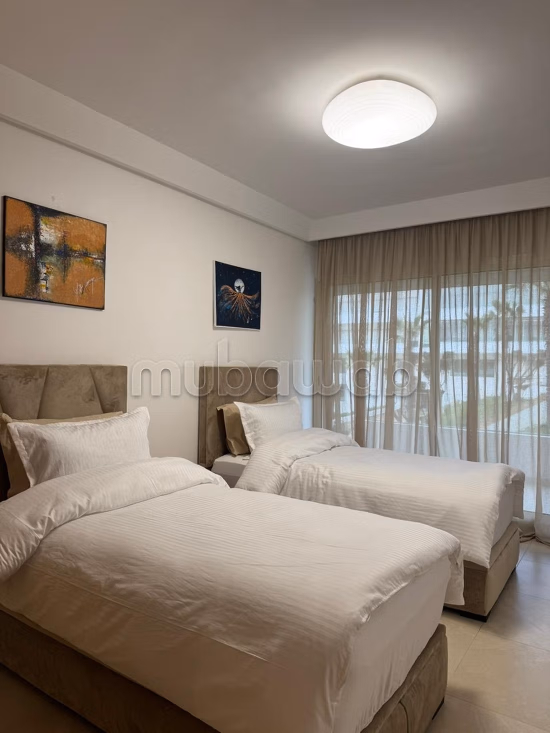 Apartamentos en alquiler en el centro de la ciudad. 2 habitaciones. Vista al mar y puerta segura y resistente