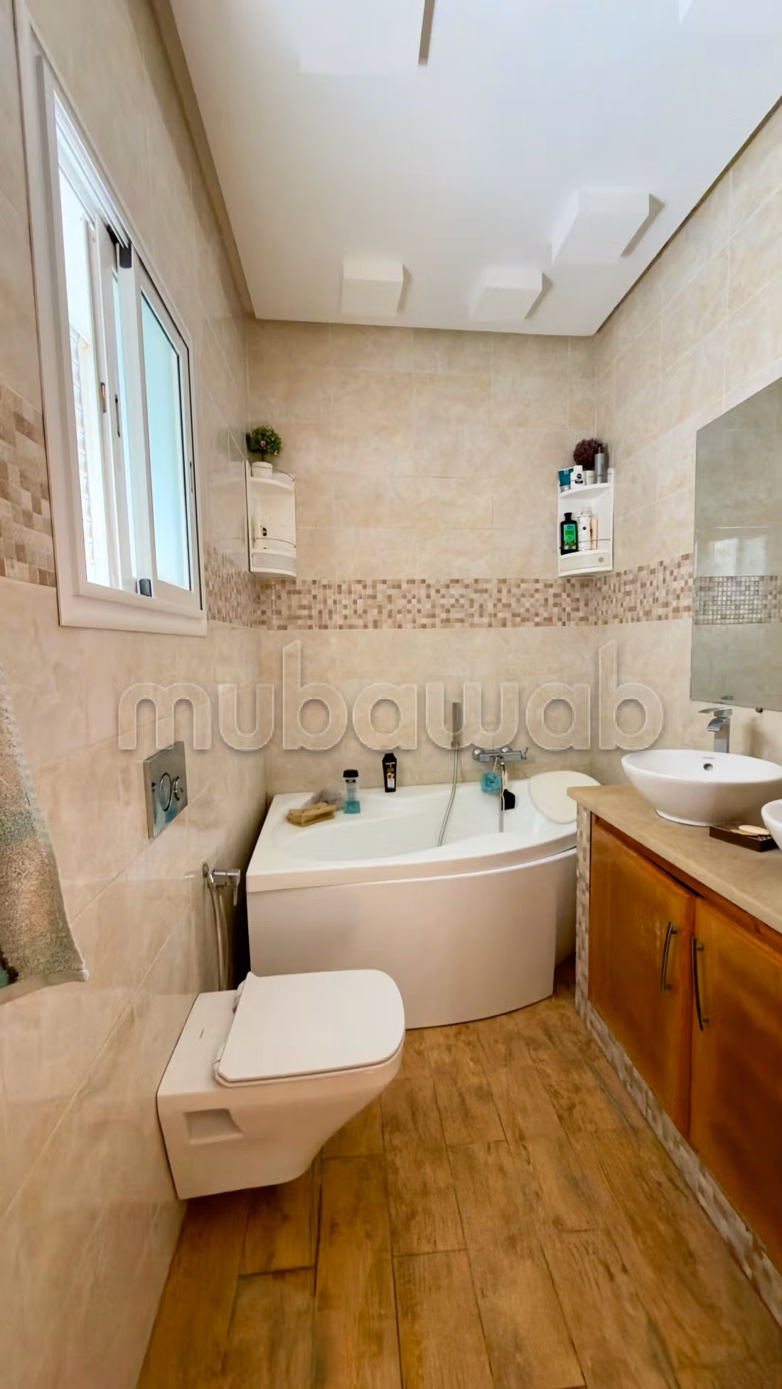 Trouvez votre maison à acheter à La Soukra Ville. Surface de 620 m²