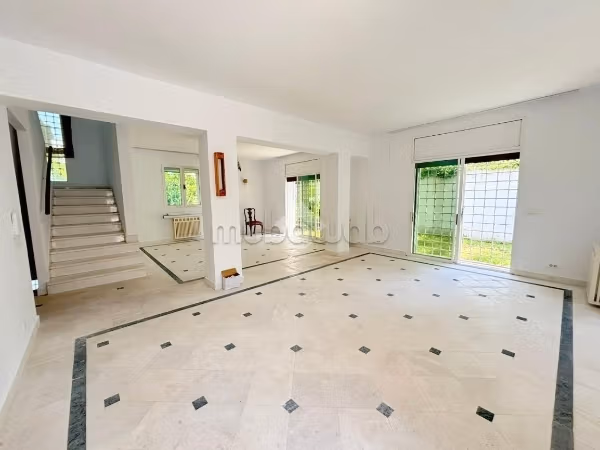 Villa indipendente in affitto