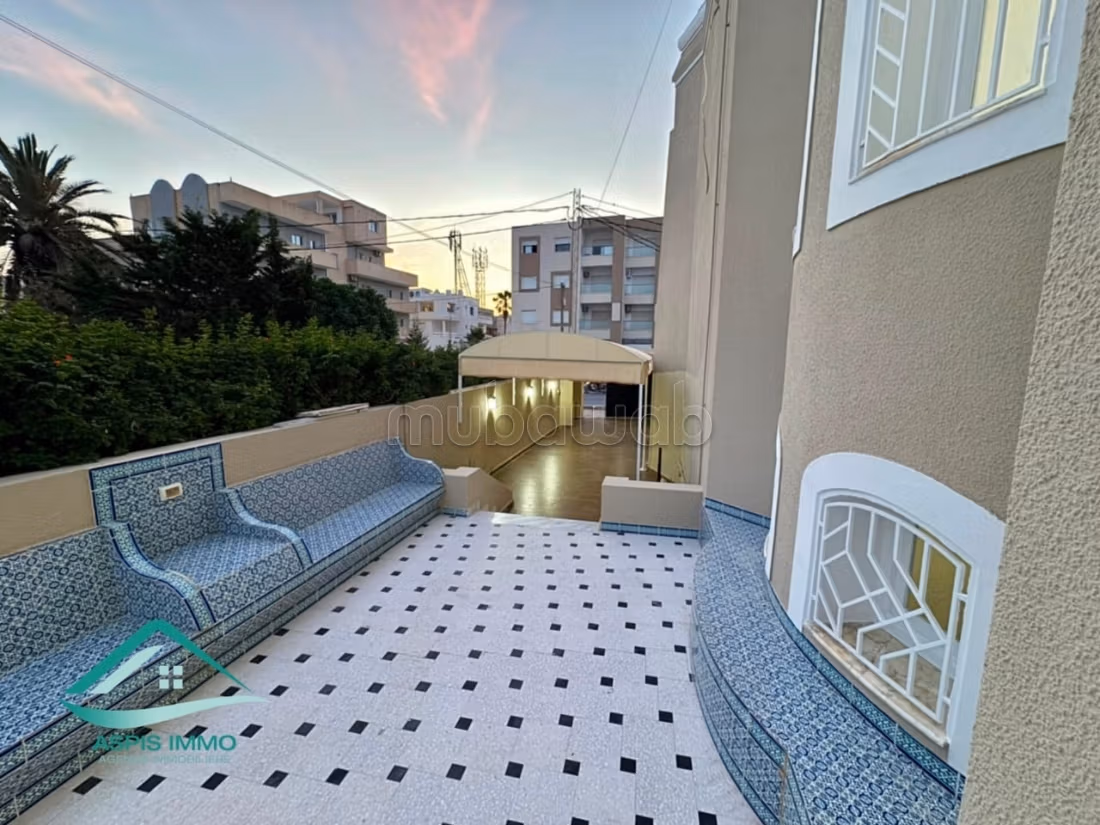 Villa S4 with pool right on the water