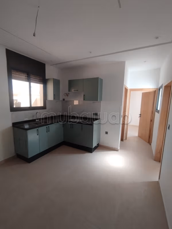 Appartement à vendre à Bouakhir. 2 pièces. Résidence sécurisée